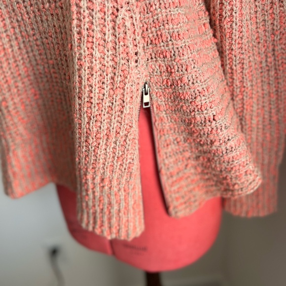 Moth Marled V-Neck Sweater (M) - Picture 9 of 12